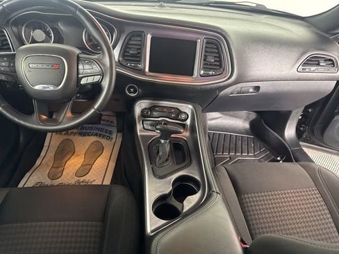 Used 2016 Dodge Challenger SXT w/ Driver Convenience Group image 19