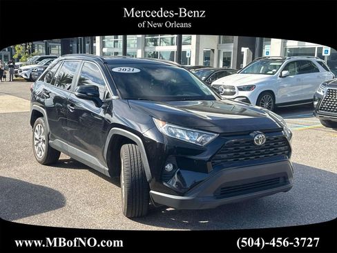 Used 2021 Toyota RAV4 XLE Premium image 1