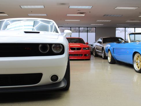 Used 2016 Dodge Challenger R/T Scat Pack w/ Leather Interior Group image 31