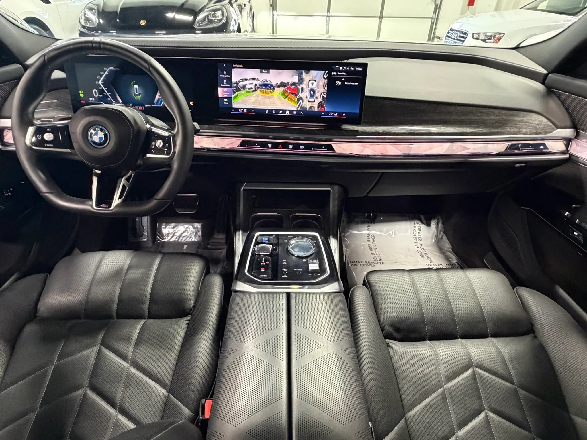 Used 2024 BMW i7 xDrive60 w/ Executive Package AWD/4WD image 2