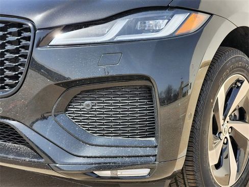 Used 2026 Jaguar F-PACE R-Dynamic S image 8