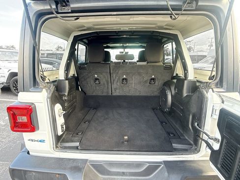Used 2021 Jeep Wrangler Unlimited Rubicon 4xe w/ Cold Weather Group AWD/4WD image 31