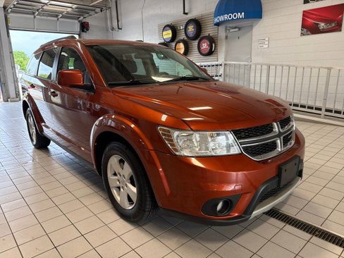 Used 2012 Dodge Journey SXT w/ Flexible Seating Group FWD image 1
