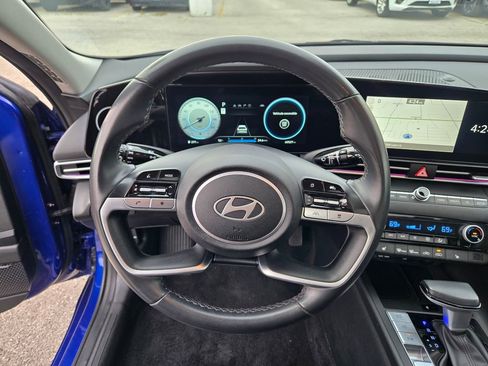 Used 2024 Hyundai Elantra Limited image 39