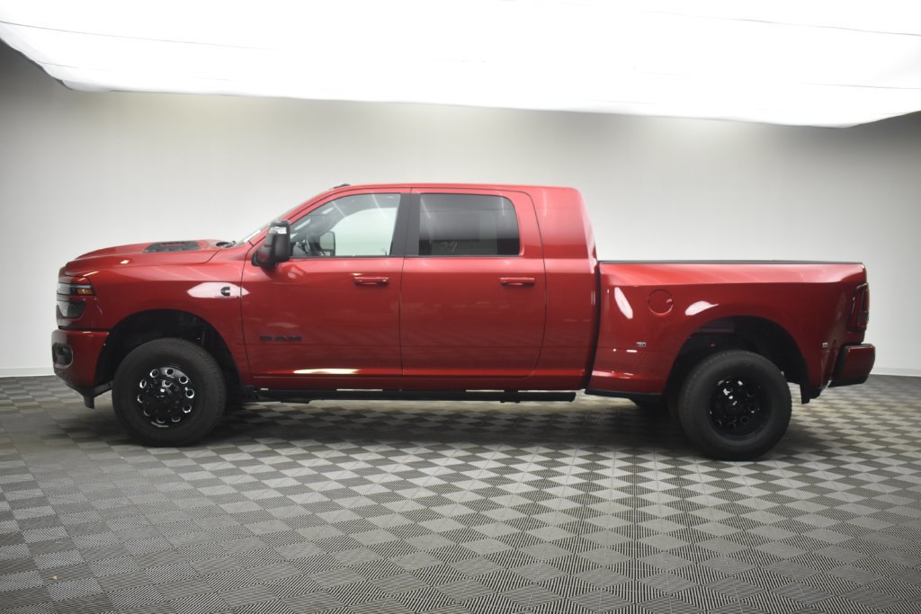 New 2026 RAM 3500 Laramie AWD/4WD image 16