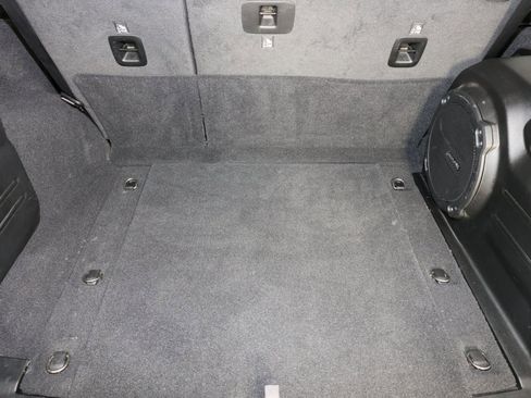 Used 2020 Jeep Wrangler Unlimited Sahara image 17