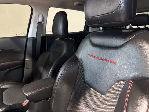 Used 2020 Jeep Compass Trailhawk AWD/4WD image 25