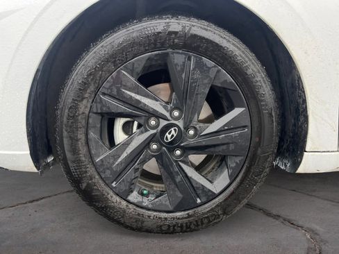 Certified 2023 Hyundai Elantra Blue image 14