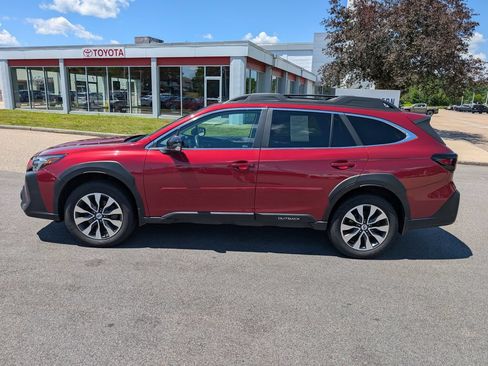 Used 2024 Subaru Outback Limited AWD/4WD image 2