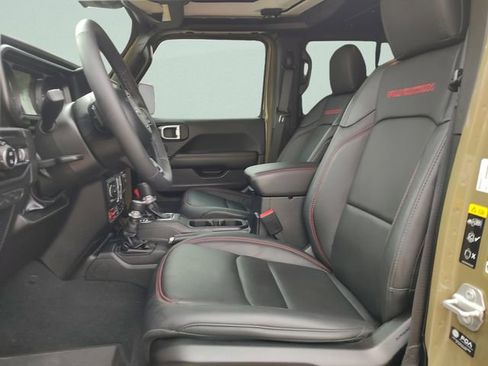 Certified 2025 Jeep Gladiator Rubicon image 28