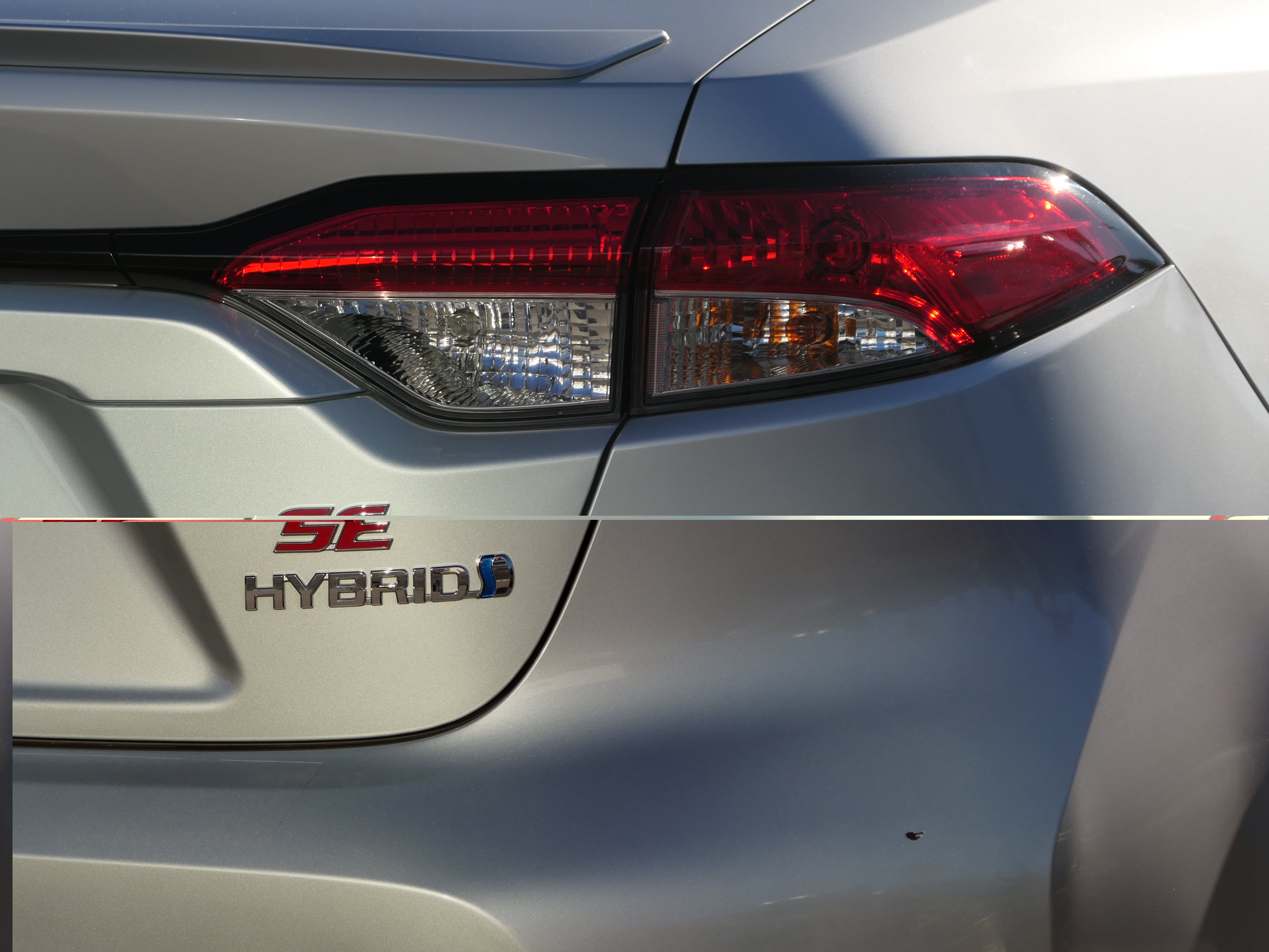 Used 2024 Toyota Corolla SE w/ SE Package FWD image 5