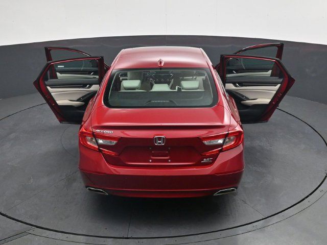 Used 2018 Honda Accord Touring image 39