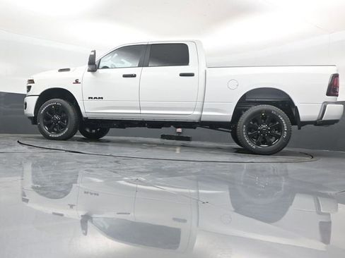 New 2026 RAM 2500 Big Horn AWD/4WD image 40