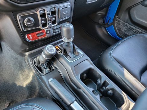 Used 2022 Jeep Wrangler Unlimited Rubicon 4xe w/ Steel Bumper Group image 15