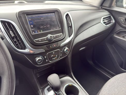 Used 2022 Chevrolet Equinox LT image 21