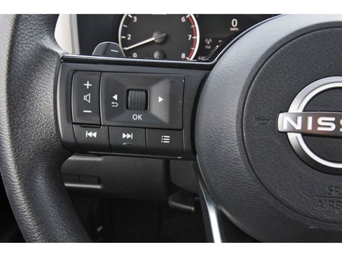 Used 2023 Nissan Rogue SV image 15