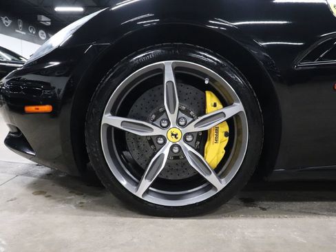 Used 2010 Ferrari California image 23