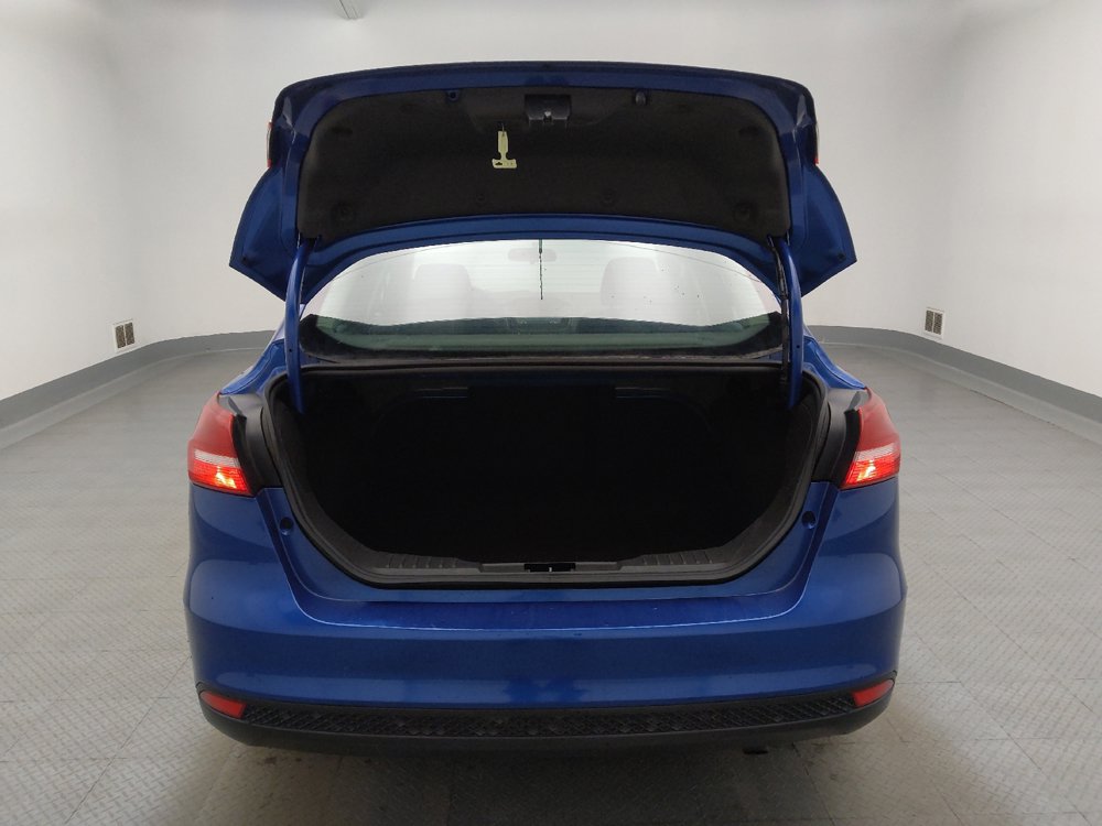 Used 2018 Ford Focus SE w/ SE Appearance Package FWD image 29