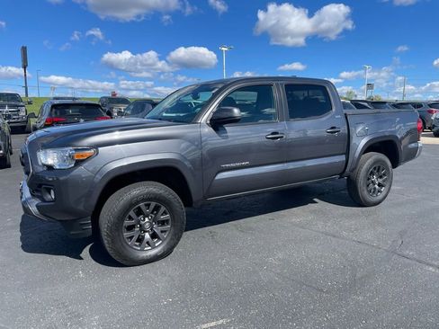 Used 2023 Toyota Tacoma SR5 AWD/4WD image 6