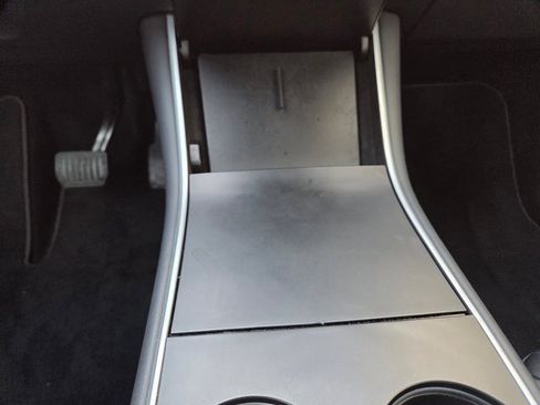 Used 2020 Tesla Model Y Long Range image 26