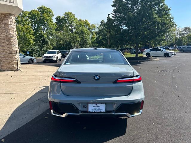 Used 2023 BMW i7 xDrive60 AWD/4WD image 6