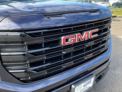 Used 2024 GMC Sierra 1500 Elevation w/ X31 Off-Road Package AWD/4WD image 28