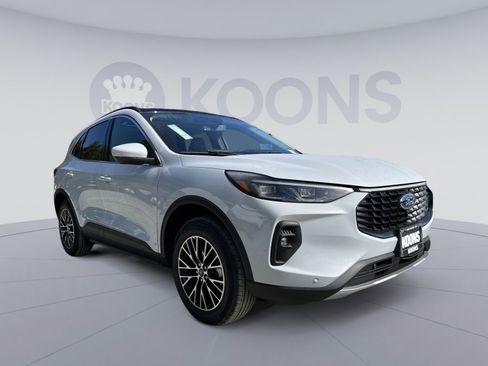 New 2026 Ford Escape SE w/ PHEV Premium Package image 10