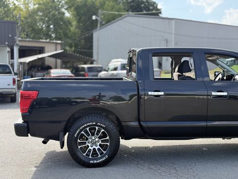 Used 2021 Nissan Titan SV w/ Accessory Utility Package RWD image 11