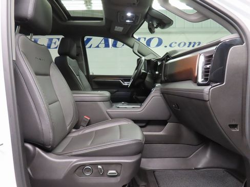 Used 2024 GMC Sierra 3500 Denali w/ Denali Reserve Package image 36