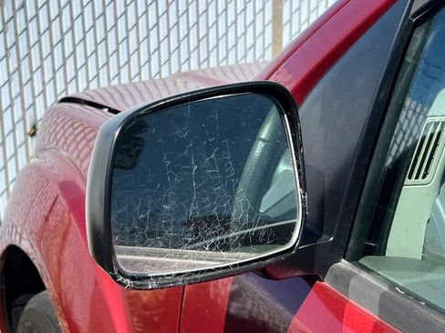 Used 2019 Nissan Frontier SV image 8