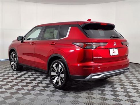 New 2025 Mitsubishi Outlander SE image 5