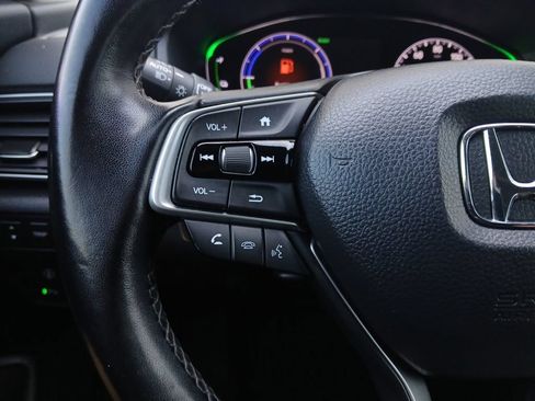 Used 2020 Honda Accord Touring image 11