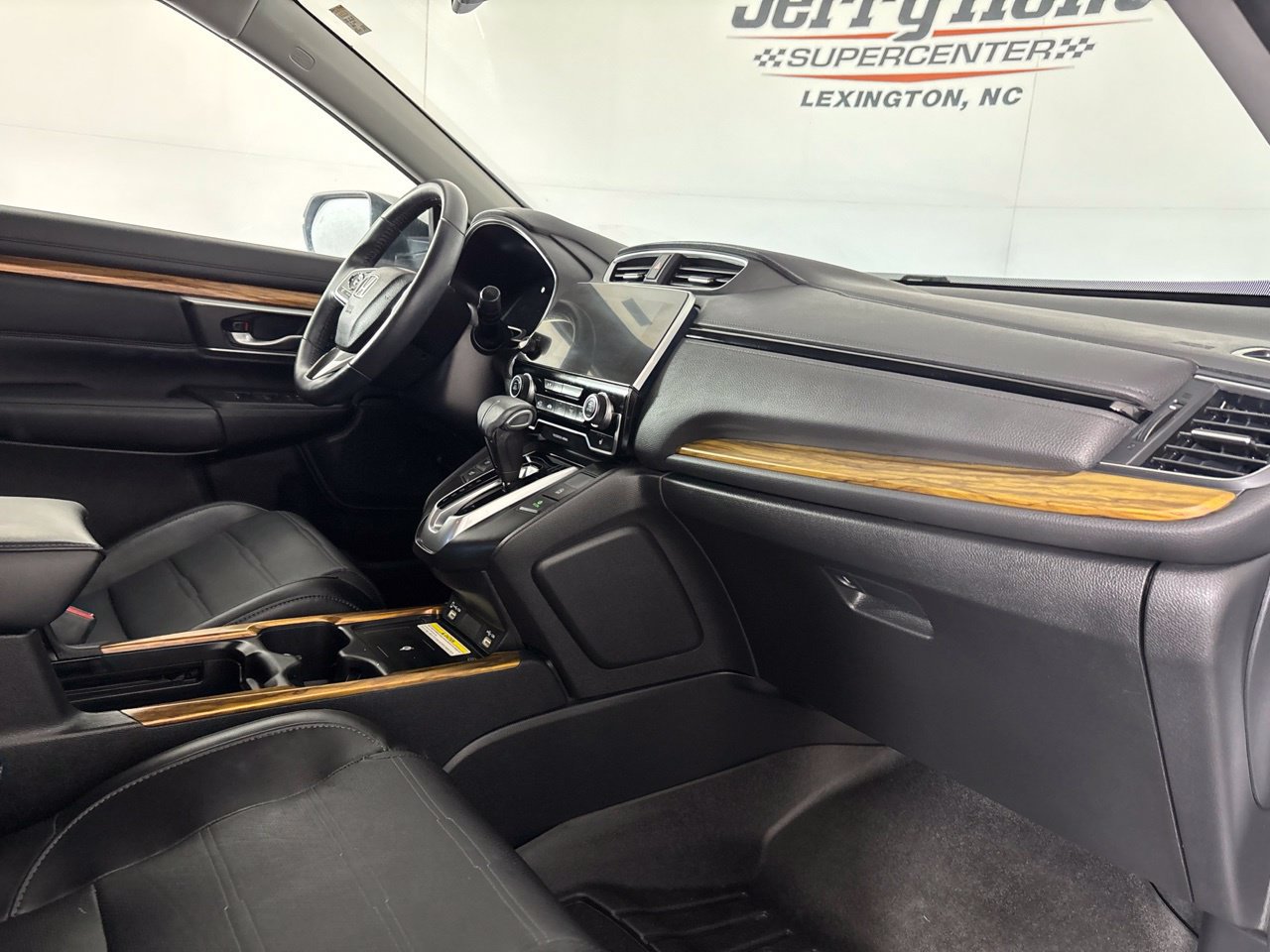 Used 2020 Honda CR-V Touring image 32