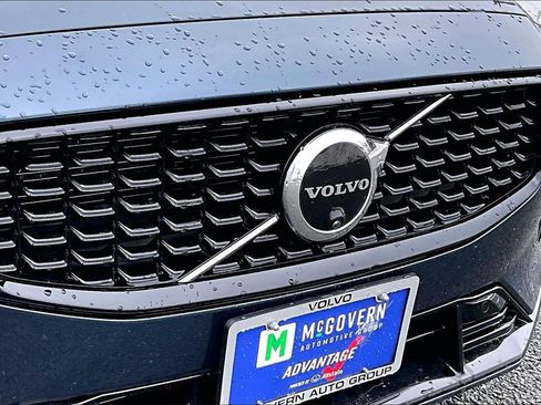 Certified 2024 Volvo S60 B5 Plus image 32