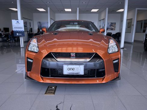 Used 2018 Nissan GT-R Premium w/ Premium Interior Package AWD/4WD image 30