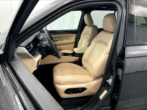 Used 2023 Jeep Grand Cherokee 4WD 4xe image 10