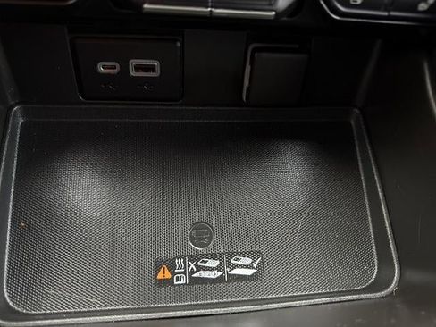 Used 2021 Chevrolet Suburban Z71 w/ Z71 Off-Road Package image 30