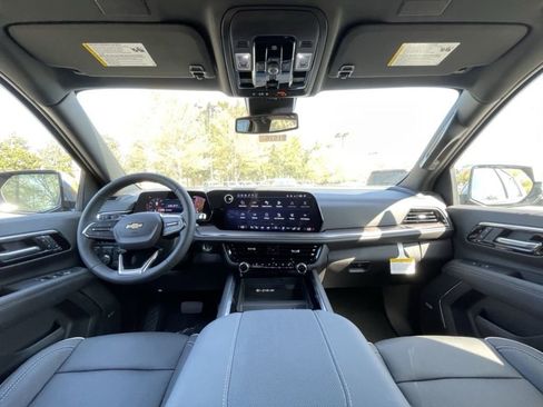 New 2026 Chevrolet Suburban Premier w/ Sun And Tow Package AWD/4WD image 29