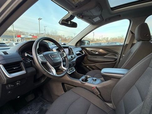 Used 2023 GMC Terrain SLE image 13