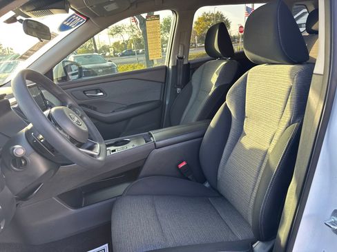 Certified 2022 Nissan Rogue SV image 22