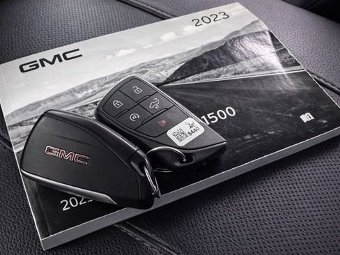 Used 2023 GMC Sierra 1500 SLT w/ SLT Premium Package image 33