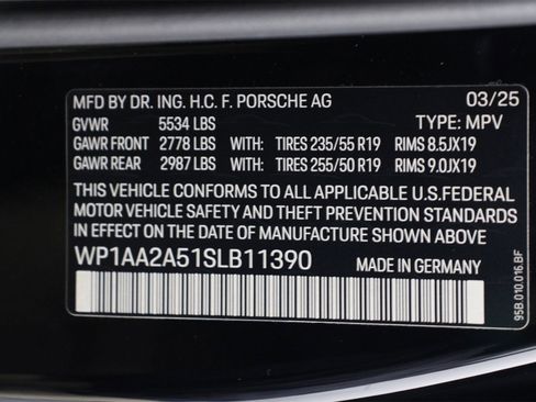 Used 2025 Porsche Macan image 19