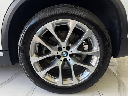 Used 2023 BMW X5 xDrive40i w/ Premium Package AWD/4WD image 9