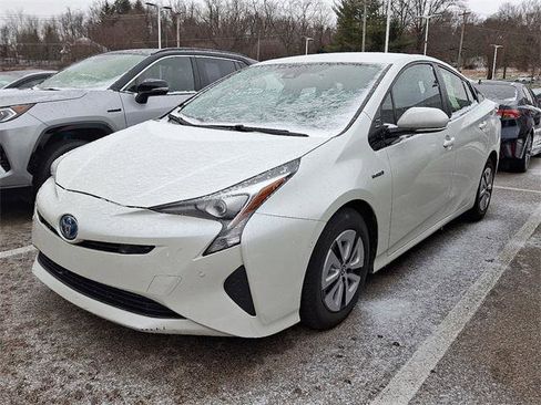 Certified 2017 Toyota Prius Four image 3