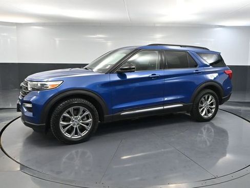 Used 2022 Ford Explorer XLT w/ Equipment Group 202A image 12