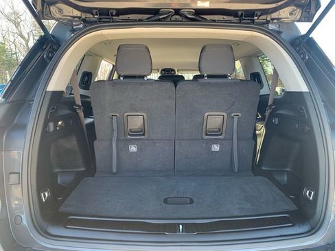 Used 2023 Jeep Grand Cherokee L Laredo image 15