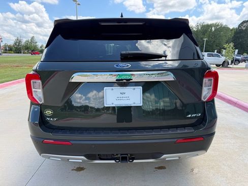 Used 2024 Ford Explorer XLT w/ Equipment Group 202A AWD/4WD image 5
