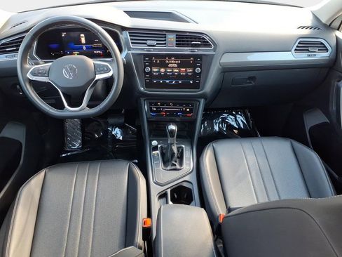 Used 2023 Volkswagen Tiguan SE image 12