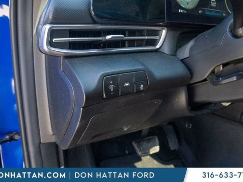 Used 2023 Hyundai Elantra Limited FWD image 18