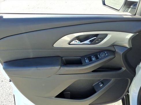 Certified 2022 Chevrolet Traverse LT w/ LPO, Floor Liner Package image 18